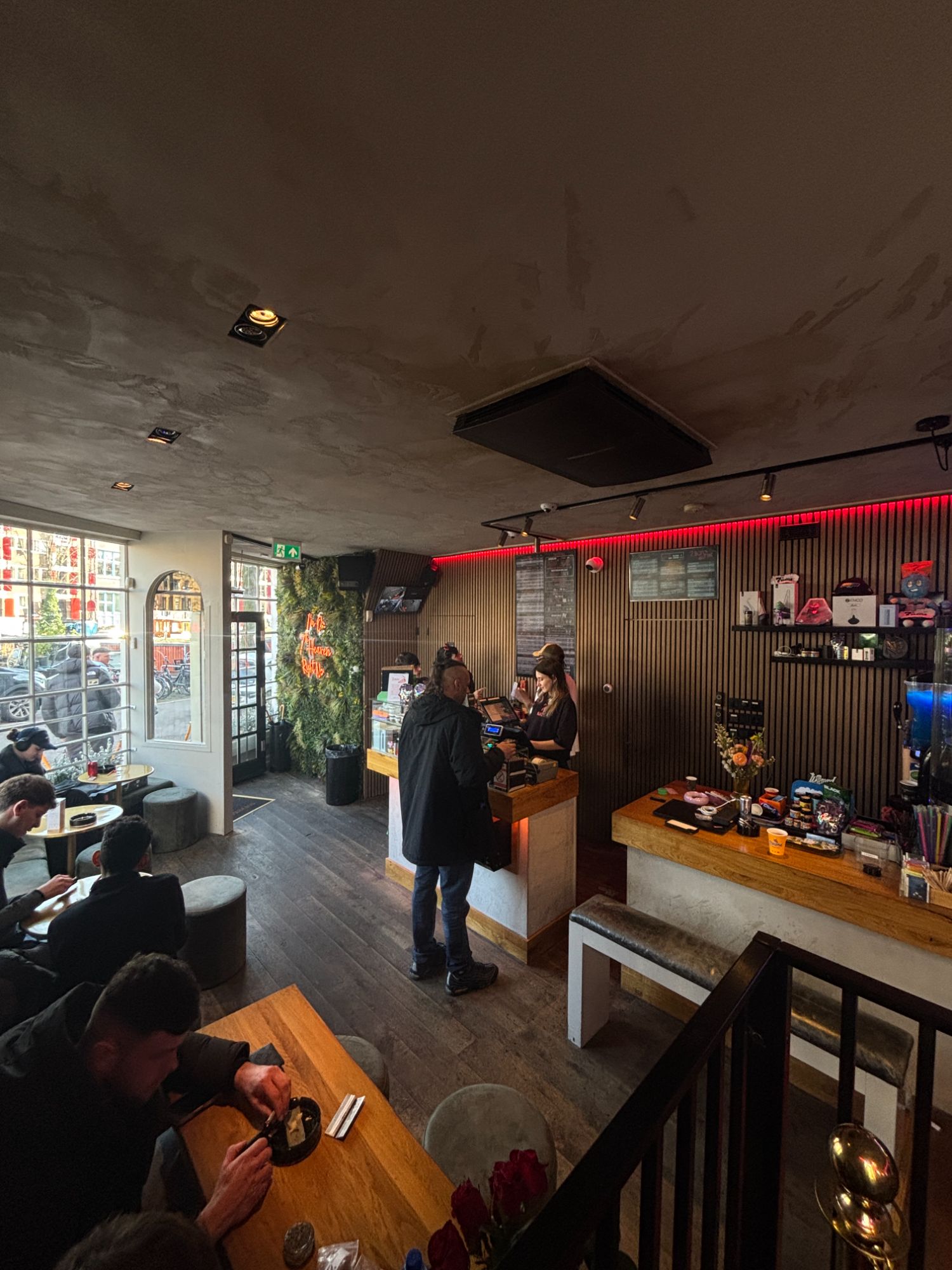 7th Heaven (Coffeeshop 137)