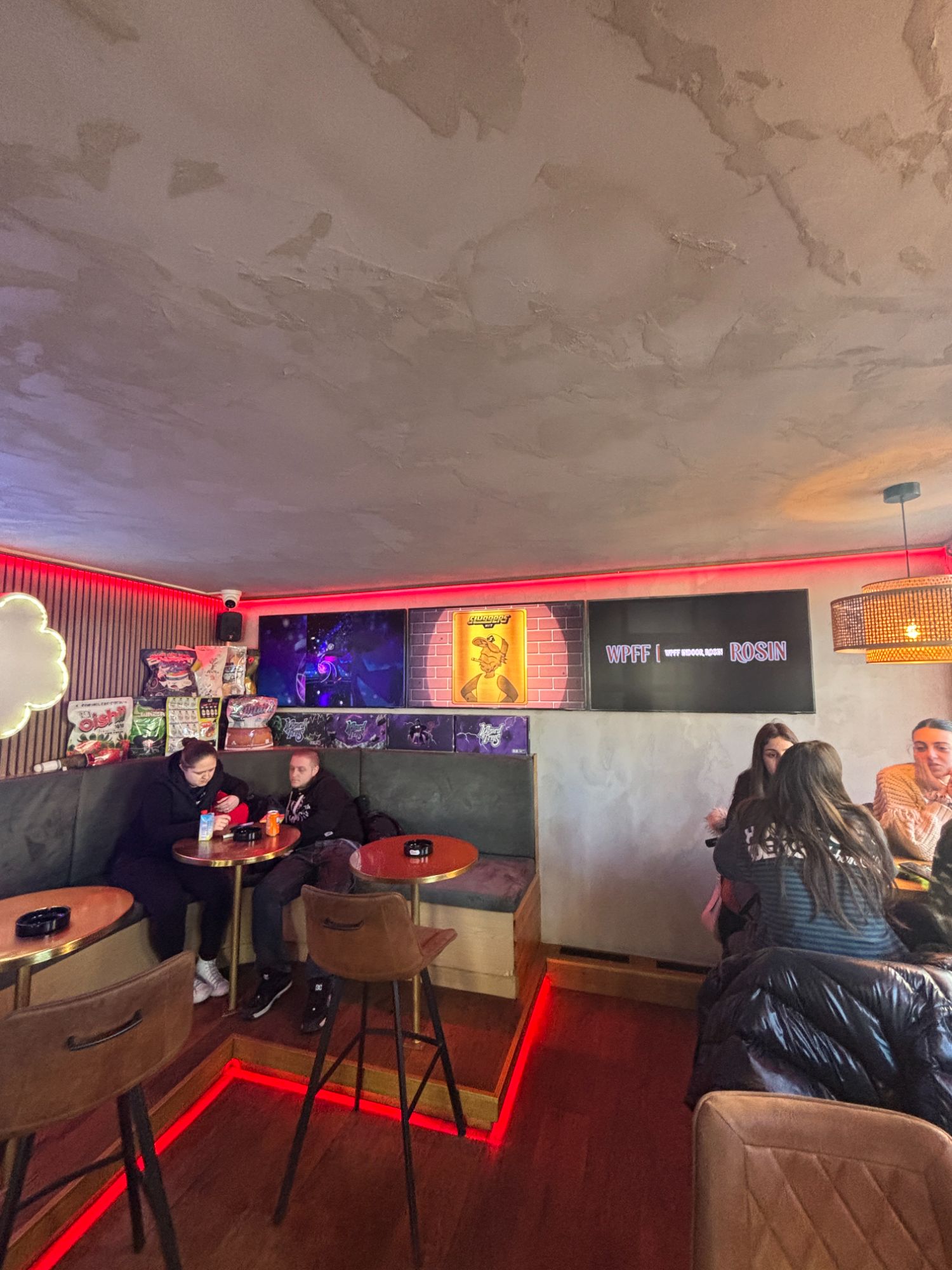 7th Heaven (Coffeeshop 137)